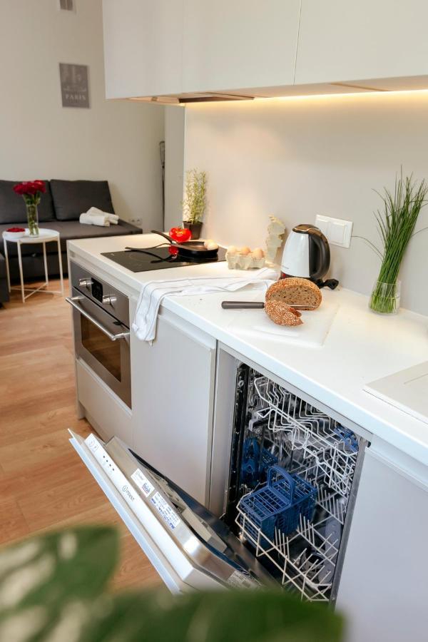 Jana Pawla II 36: Fully Equipped Studio with Free Underground Parking Warsaw Exterior photo